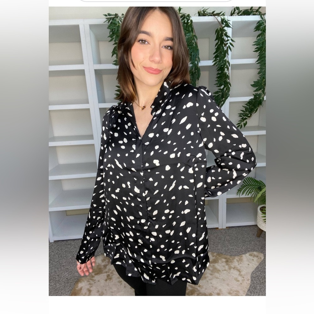 Entro Metro Shirt Black and Cream Button Up  Blouse Size Large